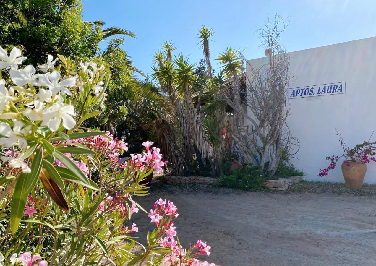 Apartamentos Laura Playa De Migjorn Esterno foto