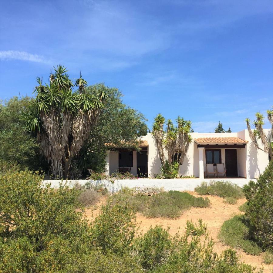 Apartamentos Laura Playa De Migjorn Esterno foto