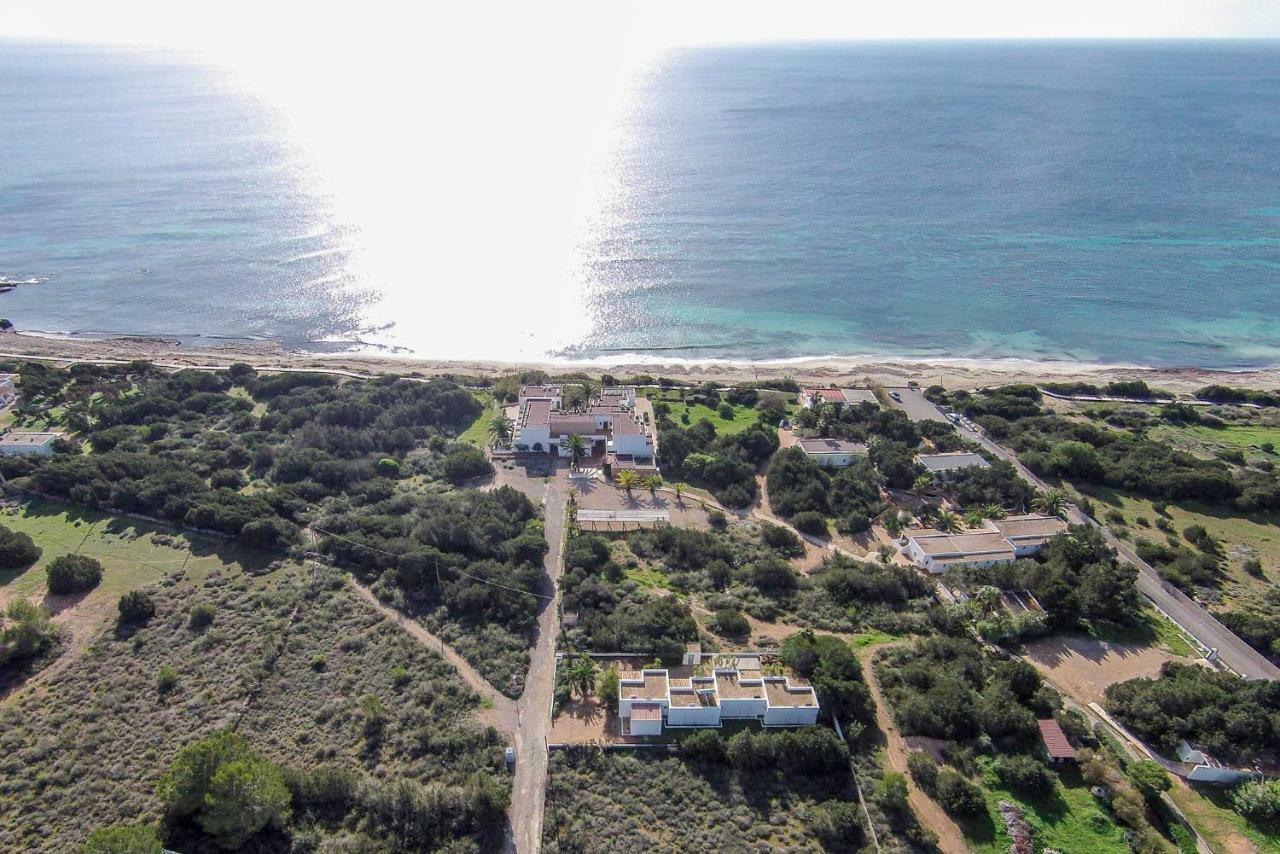 Apartamentos Laura Playa De Migjorn Esterno foto