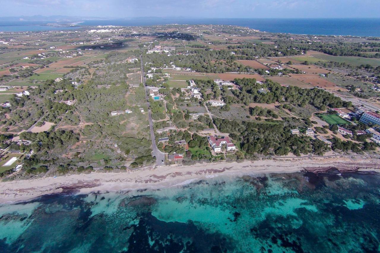 Apartamentos Laura Playa De Migjorn Esterno foto